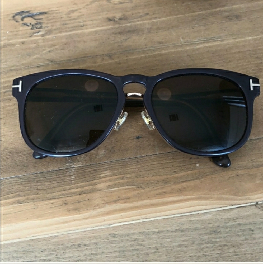 Maroon Tom Ford sunglasses
